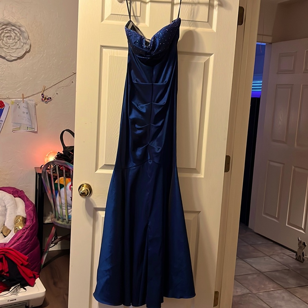 Ball gown worn once. I’m 5’1 for reference. Dark blue